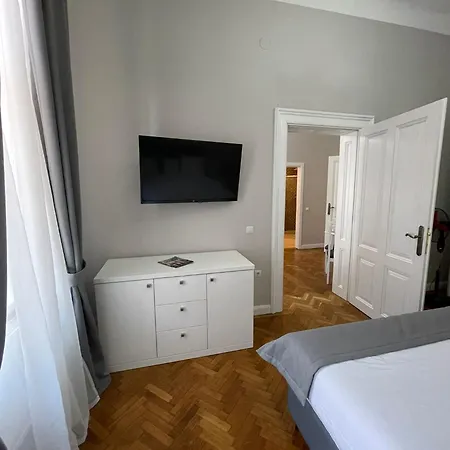 Апартаменты 1501 Wergass 18 *